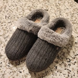 Bob's Keepsake Ice Angel From Sketchers Memory Foam Clog Slipper